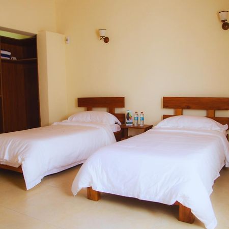אנטסירבה Mahafaly Hotel & Resort מראה חיצוני תמונה