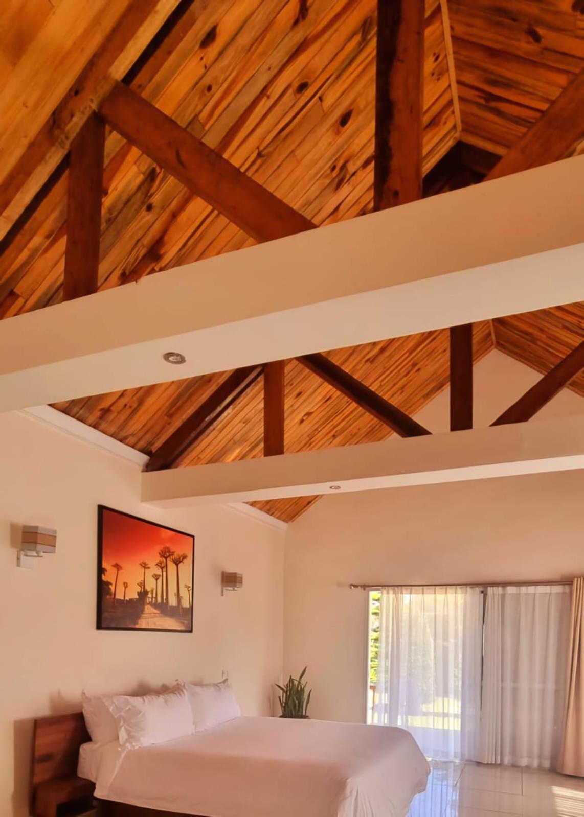 אנטסירבה Mahafaly Hotel & Resort מראה חיצוני תמונה