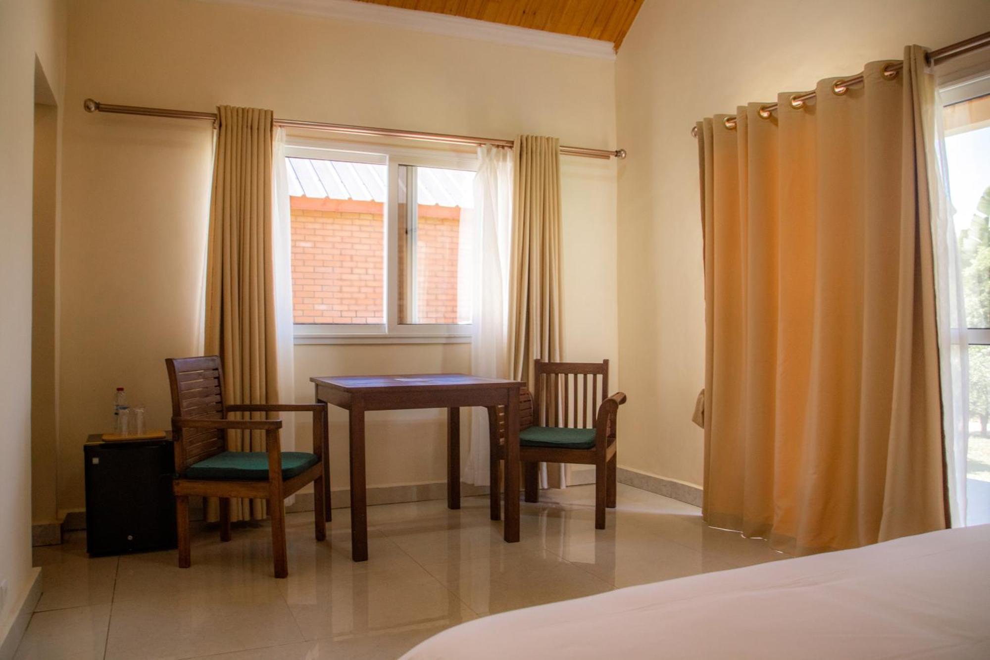 אנטסירבה Mahafaly Hotel & Resort מראה חיצוני תמונה