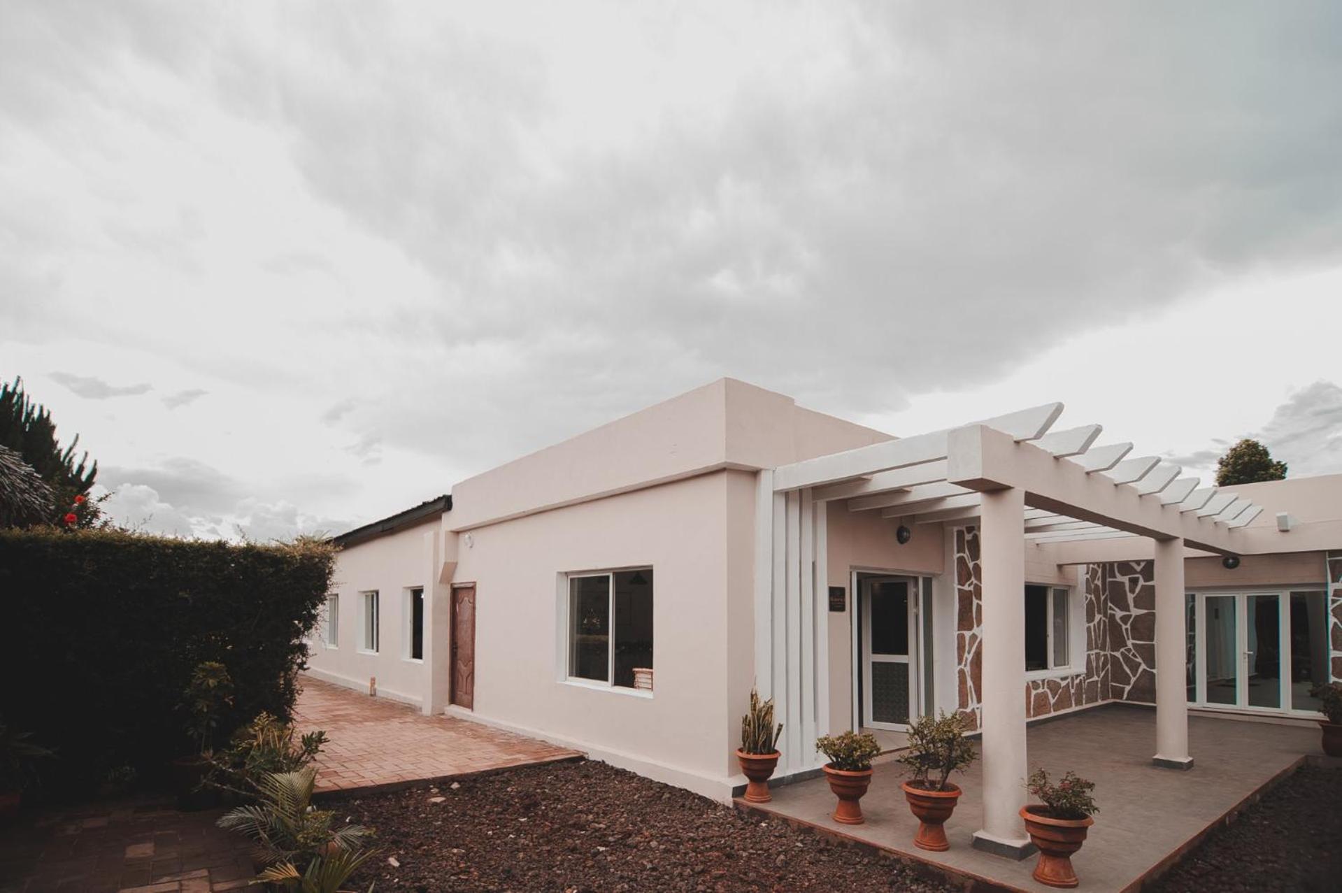 אנטסירבה Mahafaly Hotel & Resort מראה חיצוני תמונה