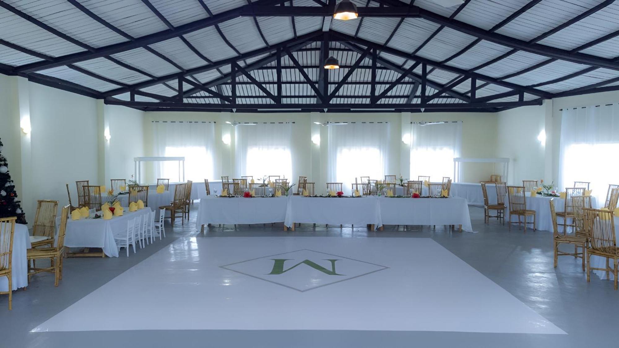 אנטסירבה Mahafaly Hotel & Resort מראה חיצוני תמונה