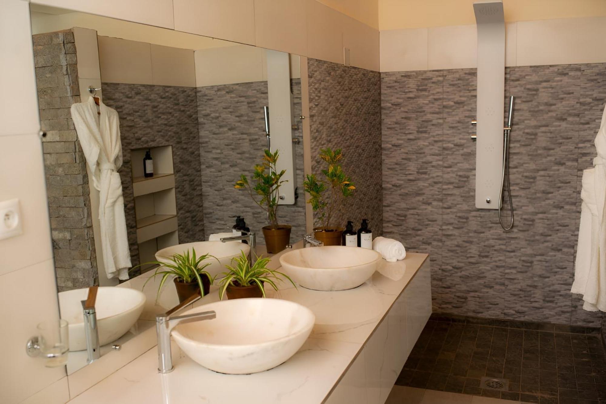אנטסירבה Mahafaly Hotel & Resort מראה חיצוני תמונה